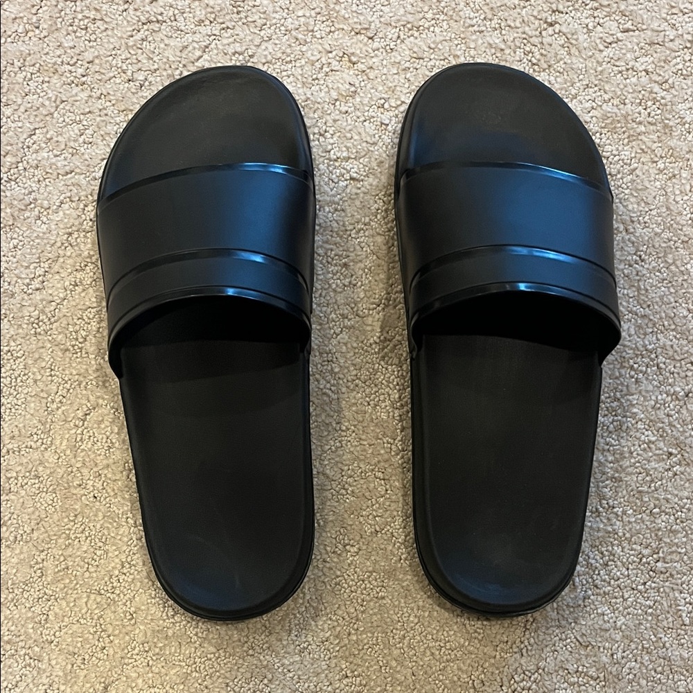 Men’s brand new/never worn size 9.5/10 Black Slides